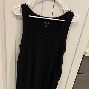 Black sleeveless bodycon dress